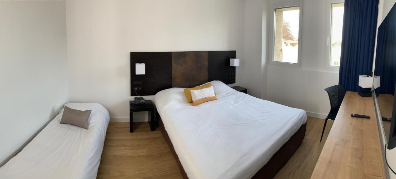 Hotel Abbaye Du Golf De Lesigny Ngoại thất bức ảnh