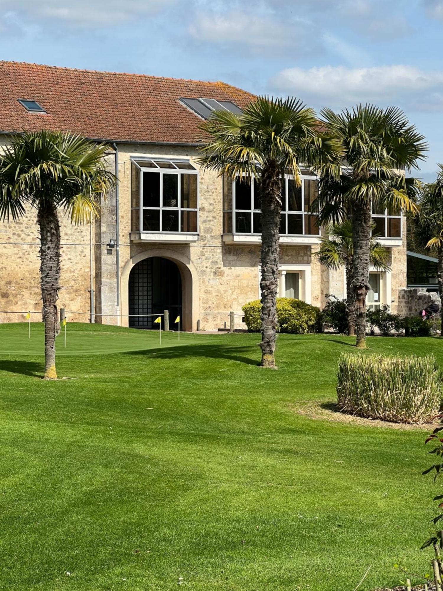Hotel Abbaye Du Golf De Lesigny Ngoại thất bức ảnh